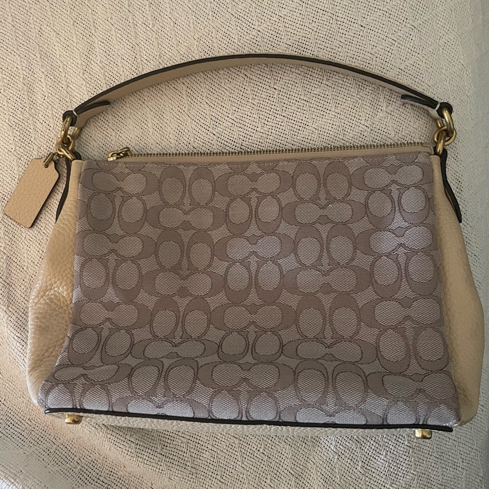 NWOT Coach Jacquard Signature Shay Bag